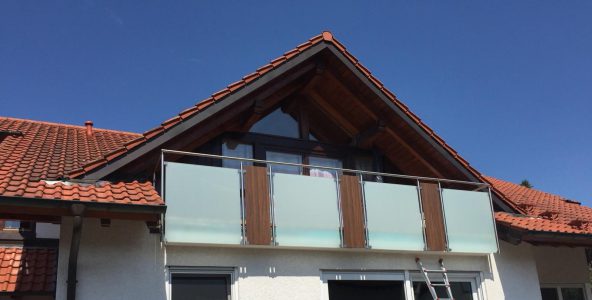 Balkongeländer, Glasfüllung